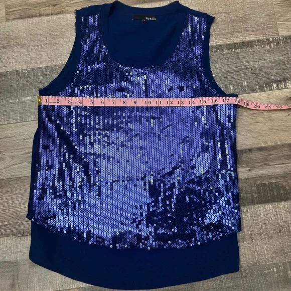 Beautiful Ro & De Midnight Blue Sequin front blouse size S EUC - Picture 3 of 6